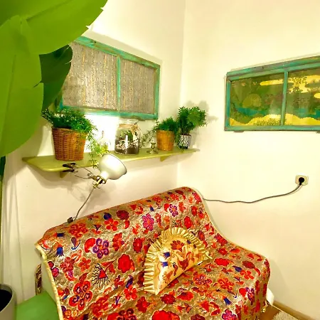 Apartment Boutique Design Studio At The City Center *